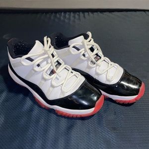Air Jordan 11 Retro Low ‘Concord Bred’